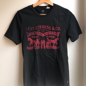 BOGOFREE - Levi’s T Shirt!